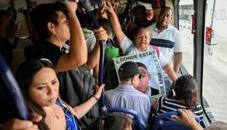 أم تبحث عن ابنتها المفقودة 