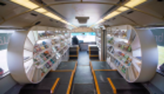 مكتبة متنقلة تجوب الإمارات بحلّة جديدة