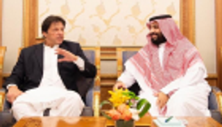 محمد بن سلمان وعمران خان يبحثان هاتفيا تطورات الأوضاع بالمنطقة