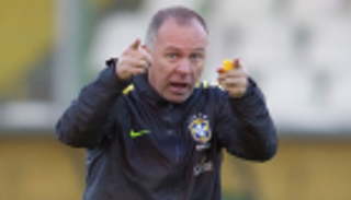 البرازيلي مانو يحرج الأهلي المصري ويتولى تدريب بالميراس