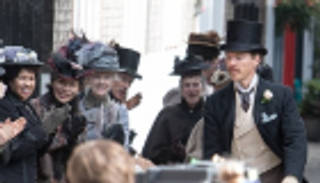 قصة حياة "رسام القطط"..  بينديكت كومبارباتش يتقمص الشخصية