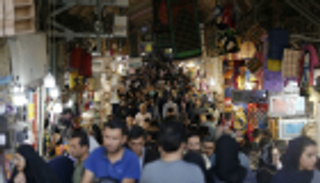 أزمات طهران تشتد.. دخل الأسر الإيرانية في مهب الريح