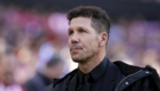 كاريكاتير.. واقعية سيميوني تترك برشلونة وريال مدريد في عالم الأحلام