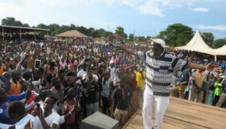 الحفل الغنائي يروج للسلام 