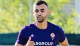 الجزائري غزال يتسلح بخبرة شقيقه ورقم الحظ في فيورنتينا