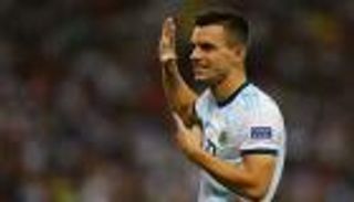 لوسيلسو يوجه ضربة لتوتنهام من معسكر الأرجنتين