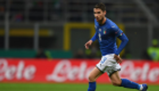 جورجينيو ينتقد أرضية الملعب رغم فوز إيطاليا أمام أرمينيا