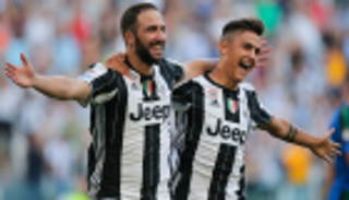 ساري يشعل حربا بين ديبالا وهيجوايين في يوفنتوس