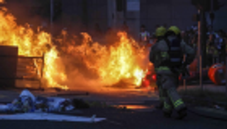 حريق يلتهم مطعما سياحيا في هونج كونج