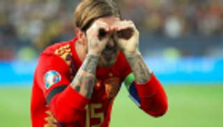 راموس يفسر احتفال "النظارة".. والحكم يعتذر له