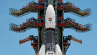 الهند تفقد الاتصال بمركبة أرسلتها للقمر