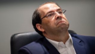 شعار "ارحل".. كابوس يطارد "الشاهد" بانتخابات تونس