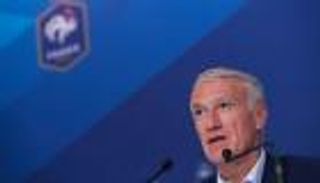 ديشامب يثني على إمكانيات كومان وحالة الانسجام بين لاعبيه