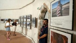 المصور جييرمو أرياس يفوز بجائزة فيزا دور