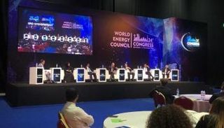 صورة من قمة الطاقة في أبوظبي