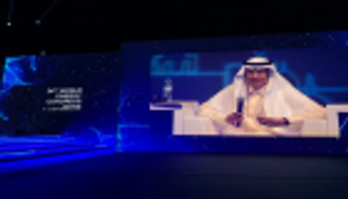 في قمة أبوظبي.. وزير الطاقة السعودي يوجه التحية لخالد الفالح: "صديقي"