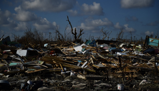 الإعصار خلف دمارا هائلا في الباهاما