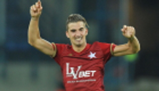 بديل دي سوزا.. الوحدة يتعاقد مع الإسباني كارليتوس