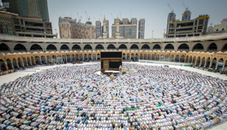 الخطب والدروس تُتَرجم أيضاً إلى لغة الإشارة للصم والبكم