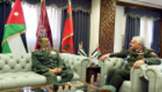 رئيسا الأركان الإماراتي والأردني يبحثان علاقات التعاون العسكري 