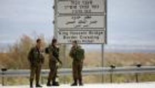 الأردن يستدعي سفير إسرائيل للمطالبة بالإفراج عن اثنين من رعاياه