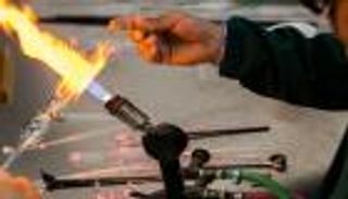 "إرثي".. أعمال فنية إماراتية بسواعد الفتيات