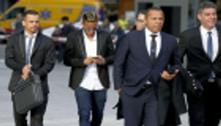 والد نيمار: فعلنا كل شيء ممكن من أجل العودة إلى برشلونة