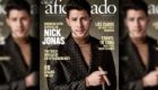 المطرب نيك جوناس تحت خط النار بسبب غلاف مجلة وسيجار