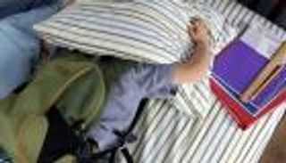 "فوبيا المدرسة".. عالجي طفلك في 5 خطوات