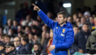 سيلاديس يخلف مارسيلينو جارسيا في تدريب فالنسيا