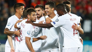 رونالدو مع لاعبي البرتغال