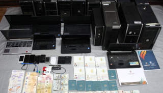 جانب من المضبوطات بحوزة الخلية الإخوانية 