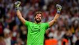 مدرب حراس ليفربول يزف أنباء سارة بشأن أليسون