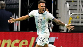 لوتارو مارتينيز مهاجم منتخب الأرجنتين