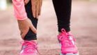 تشنج الساقين.. حالة تنذر بنوبة قلبية أو سكتة دماغية