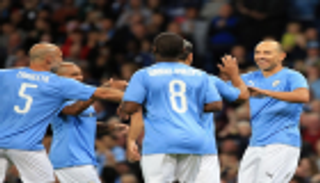 مانشستر سيتي يرفض الهزيمة في ودية تكريم كومباني