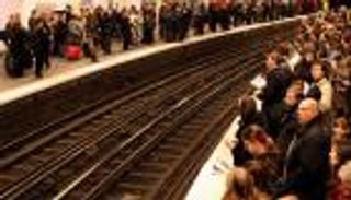إضرابات "السكك الحديدية" تتجه لدهس قانون المعاشات الفرنسي