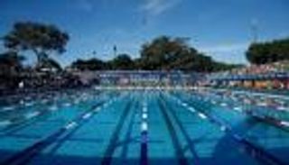 ملابس سبّاحة أمريكية تحرمها من جائزة