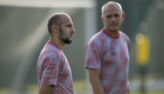 قبل مواجهة السوبر الإماراتي.. العنبري يشيد بقوة شباب الأهلي