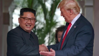 دونالد ترامب في لقاء سابق مع زعيم كوريا الشمالية