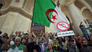 مظاهرة سابقة ضمن حراك الشارع الجزائري 