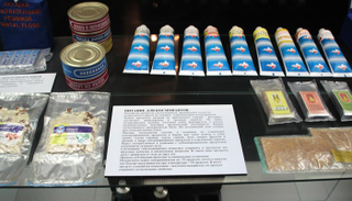 عينات من الأطعمة التي يتناولها رواد الفضاء