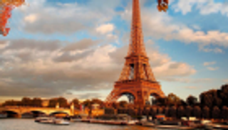 مكتنزات وقصار قامة.. عرض أزياء "لتغيير مفاهيم الجمال" في باريس