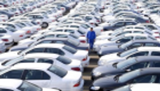 ركود اقتصادي وشيك.. صناعة السيارات ترجع إلى الخلف 