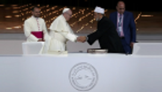 "العليا للأخوة الإنسانية" تضم الحاخام بروس لوستيج