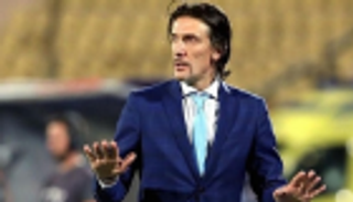 خاص.. نيبوشا يوجه انتقادات لاذعة لإدارة الصفاقسي بعد الإطاحة به