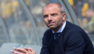 مدرب الوحدة يحشد أسلحته للمنافسة في الموسم الجديد