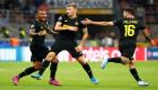 باريلا ينقذ إنتر ميلان من صدمة سلافيا براج 