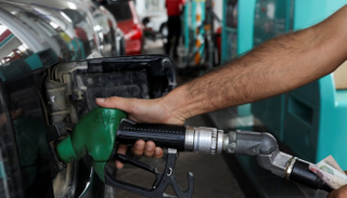 محطة وقود - رويترز