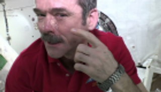 البكاء أكثر إيلاماً في الفضاء.. الدموع لا تسيل